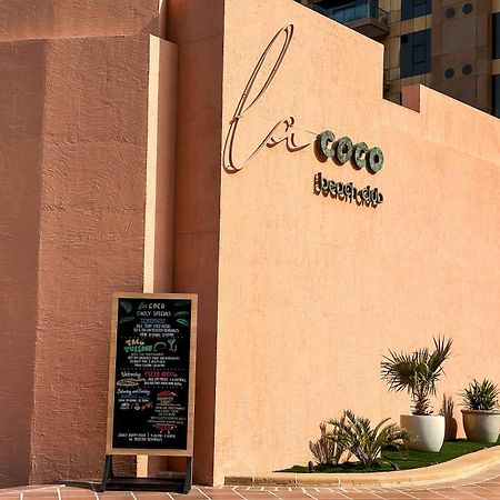 Modern Beachfront 1Br Apartment - Tiara Residence Dubaï Extérieur photo