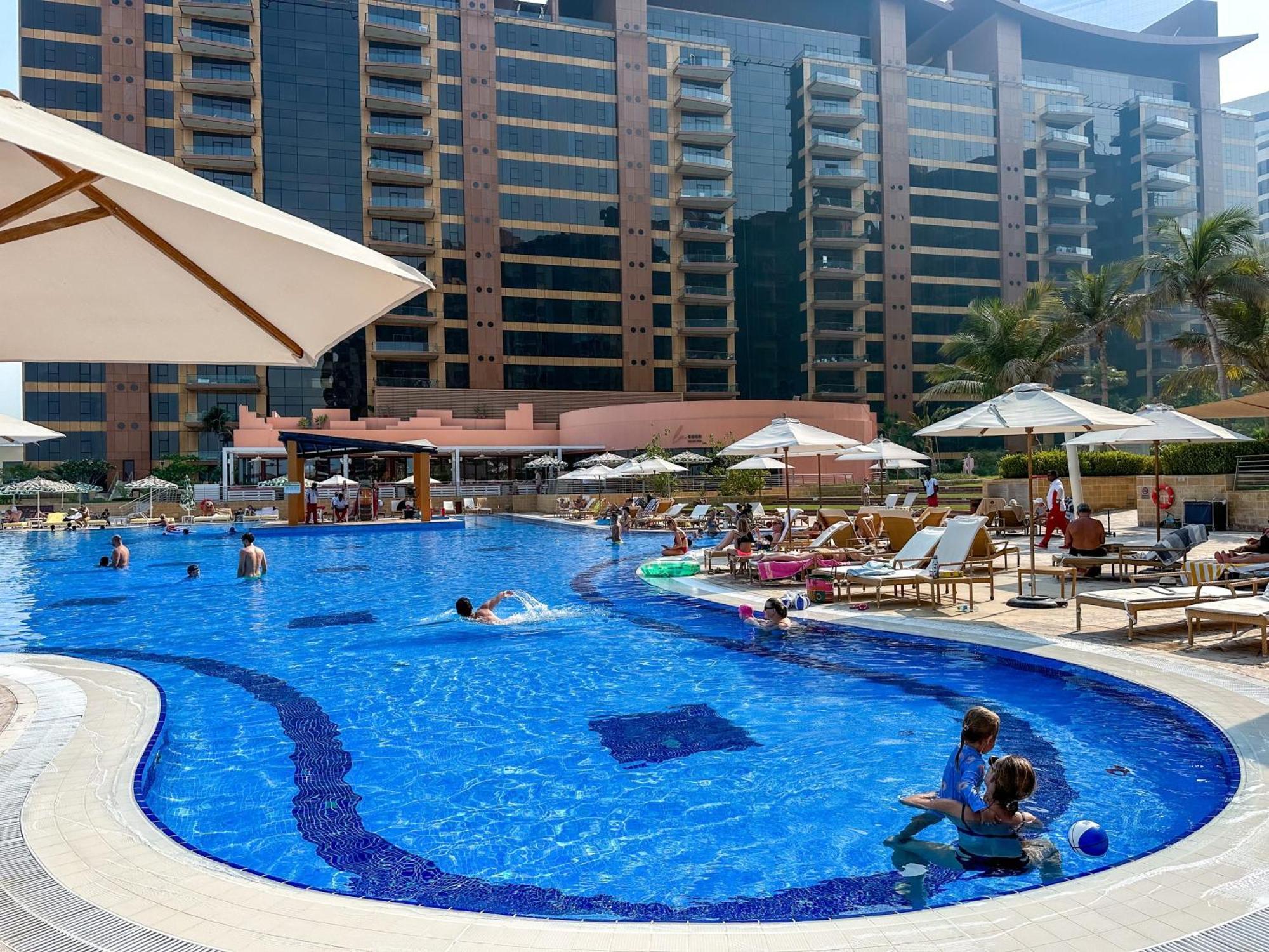 Modern Beachfront 1Br Apartment - Tiara Residence Dubaï Extérieur photo