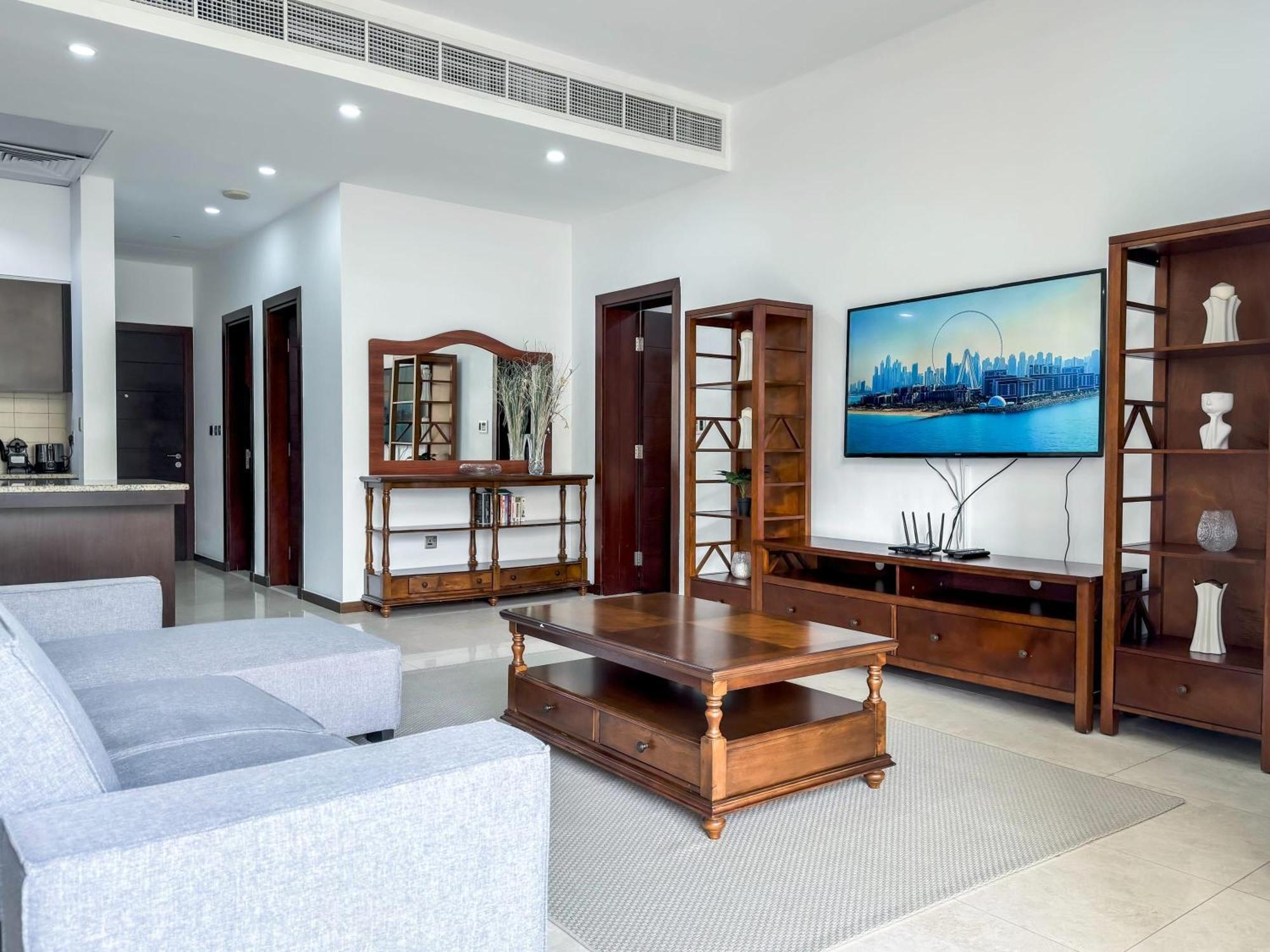 Modern Beachfront 1Br Apartment - Tiara Residence Dubaï Extérieur photo
