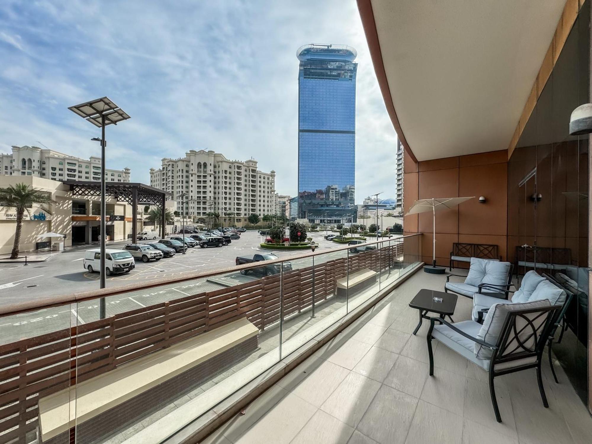 Modern Beachfront 1Br Apartment - Tiara Residence Dubaï Extérieur photo